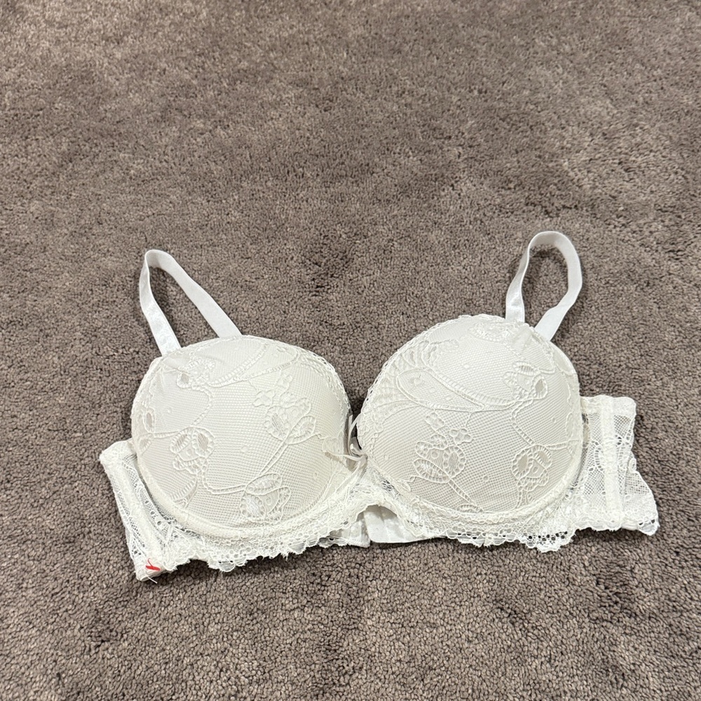 Pure Beauty by Rene Rofe White Lace Underwire Bra SIZE 38C Floral Embroidered